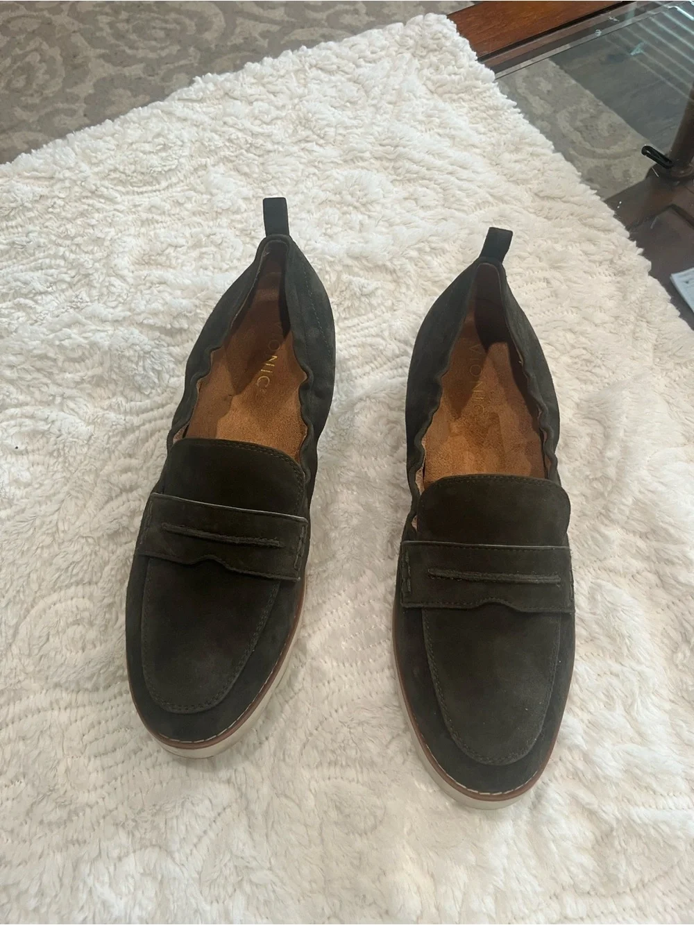 Vionic Cynthia II khaki suede preppy/professional loafer 9 cushioned footbed